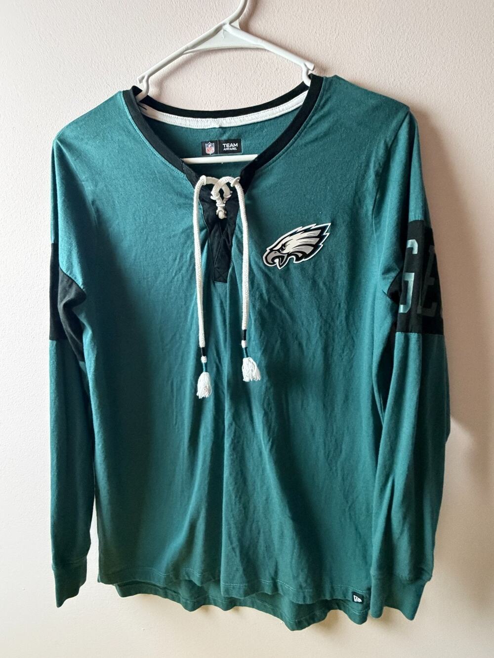 Philadelphia Eagles Women’s Small New Era Lace Up Long Sleeve Shirt NFL Green